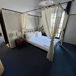 Hotel Elafos Salakos