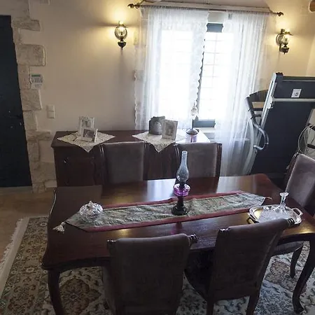 Hotel Elafos Salakos