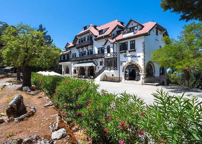 厄拉佛斯酒店 酒店 Sálakos