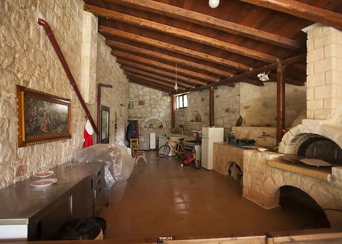 厄拉佛斯酒店 Sálakos