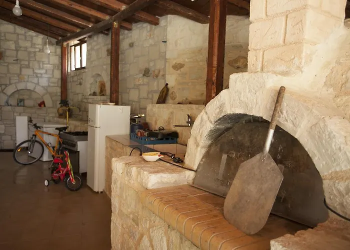 厄拉佛斯酒店 Sálakos