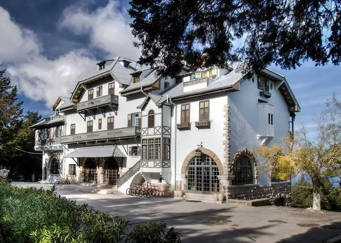 厄拉佛斯酒店 3* Sálakos