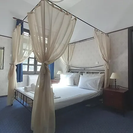 Hotell Elafos Sálakos