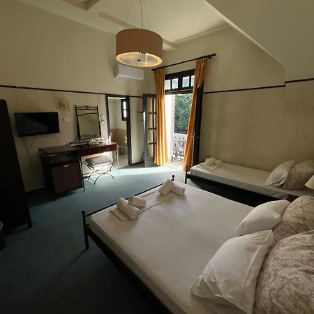 Hotell Elafos Sálakos